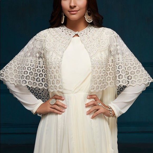 Cape suit - Picture 5 of 6